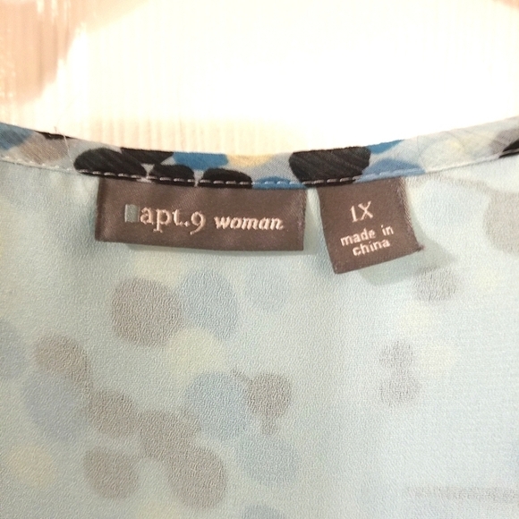 Apt 9 Woman Top - Picture 2 of 4